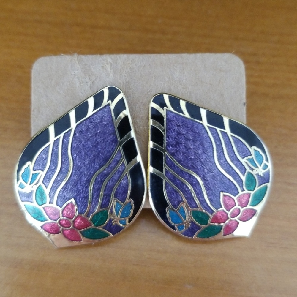 Gorgeous vintage post earrings